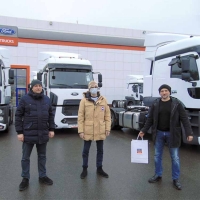 Большая партия новых седельных тягачей Ford Trucks 1848T для компании из Воронежа