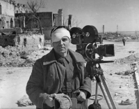 «Плачьте, но снимайте»: документальная история о фронтовых операторах в первые дни войны
