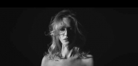 Лиза Громова в новом клипе на кавер «Бог проклятых» Би-2