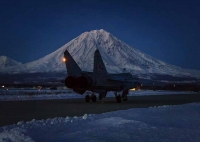 Истребители-перехватчики МиГ-31 морской авиации ТОФ выполнили ночные полеты над Тихим океаном