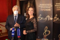 «Мировая звезда»: Елена Север вручила Премию «BraVo» Пласидо Доминго
