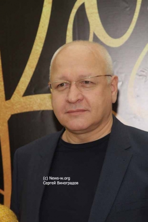 Сергей Безруков режиссировал и сыграл «Казанову».