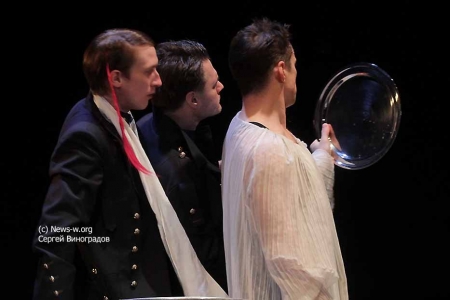 В Московском Губернском театре сыграли комедию Шекспира «Много шума из ничего»