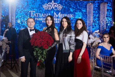 Семенович, Плетнева и другие на модном балу уникального дизайнера