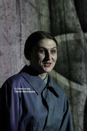 Совсем не классическая «Женитьба» Гоголя в театре на Таганке