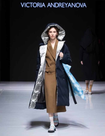 Seasons Fashion Week SS’2022  – поиск дзена в турбулентное время, музыка волн и игры с холодом