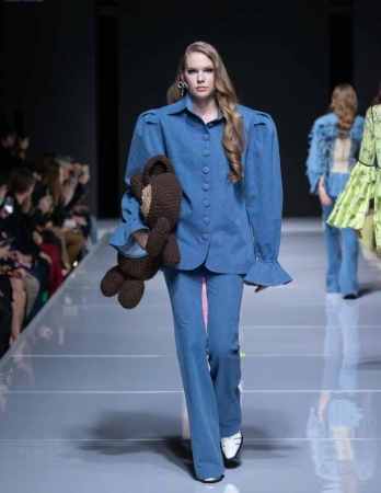 Яркая коллекция Александра Арутюнова в день открытия  Seasons Fashion Week SS’2022