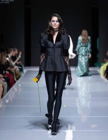 Яркая коллекция Александра Арутюнова в день открытия  Seasons Fashion Week SS’2022