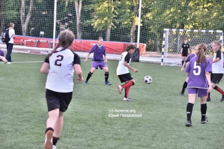 Более 200 девчонок на  первом  в столице фестивале футбола для девочек «Мы в игре. Лето»