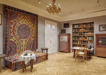 Музей-квартира Вс.Э. Мейерхольда, первой из мемориальных квартир Бахрушинского музея