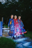 В саду Баумана прошел Arts&Fashion перформанс «Русская классика на языке современной моды»