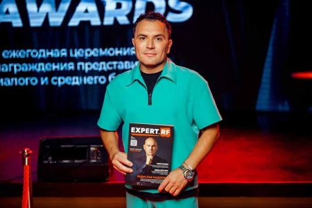 Александр Наумко признан лучшим звёздным парикмахером
