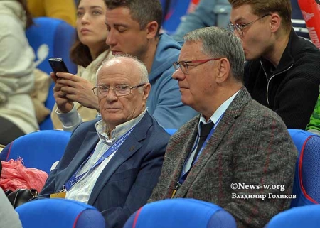 Питер перебаскетболил Москву