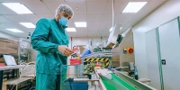 Офсетные контракты позволят более чем на 80 процентов обеспечить российскими лекарственными препаратами больных онкологией москвичей
