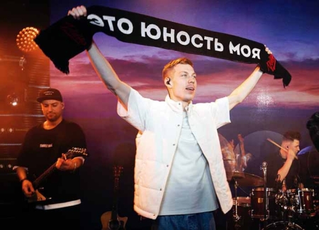 Музыкальный портал TopHit представил в России  обновленную версию
