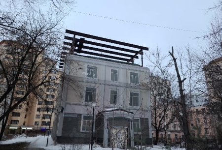 В Тверском районе демонтировано аварийное здание 1917 года постройки