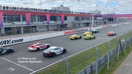 На подмосковном автодроме состоялась первая в сезоне автогонка GT Cup