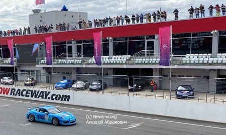 На подмосковном автодроме состоялась первая в сезоне автогонка GT Cup