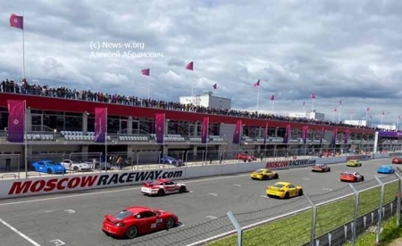 На подмосковном автодроме состоялась первая в сезоне автогонка GT Cup