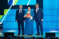 Народная артистка СССР Галина Шойдагбаева награждена медалью к 100-летию Республики Бурятия