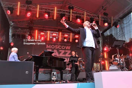 Сад «Эрмитаж» рукоплещет Московскому джазовому фестивалю