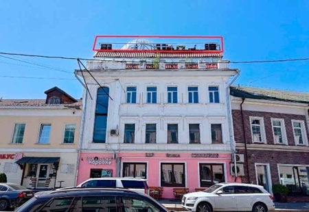 В Таганском районе на крыше здания демонтировано незаконное сезонное кафе