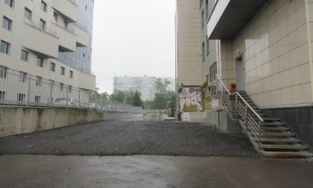 В районе Ясенево собственник демонтировал незаконную пристройку к зданию