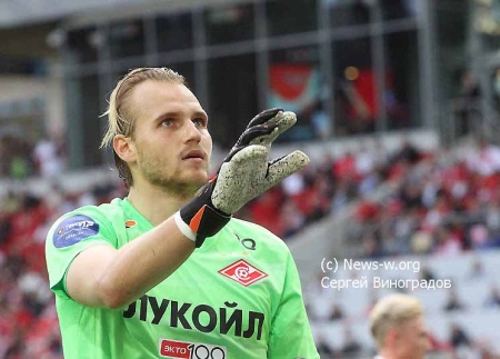 Хлусевич спасает «Спартак» в первой игре нового сезона