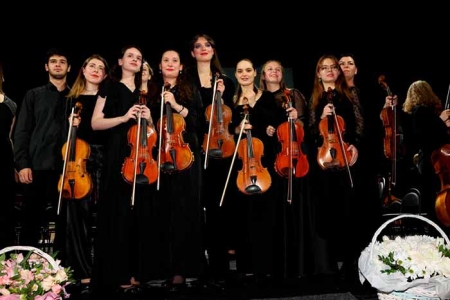 Возрожденный Белорусско-российский молодежный симфонический оркестр под руководством Юрия Башмета дал первый концерт в Москве