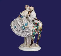 Бахрушинский театральный музей собрал полную коллекцию фарфоровых скульптур из серии «Русский балет» П. Шойриха