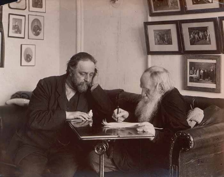 Завещание Толстого, письма его жены и рисунки его друга: новая выставка открывается в московском музее писателя