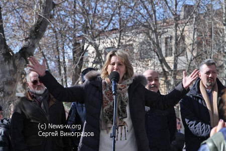 27 марта в Международный день театра в центре Москвы открыли памятника Михаилу Ульянову