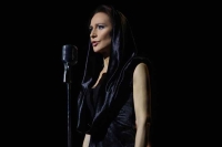 Елена Север исполнила песню на стихи Марии Захаровой на сцене театра имени Волкова