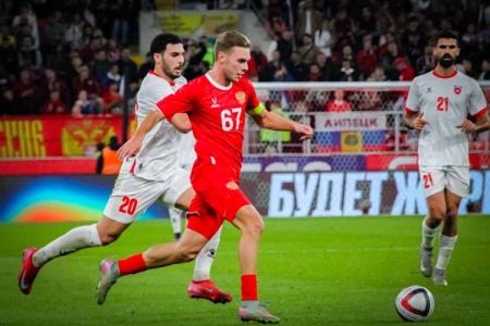 25 тысяч разочарованных болельщиков сборной