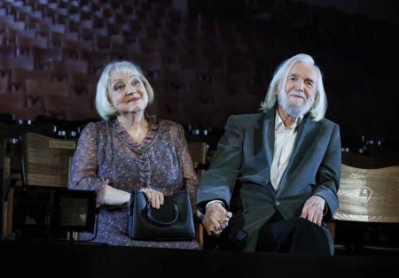 История МХТ через историю ЛЮБВИ – спектакль «9 ряд.10,11 место» (16+)