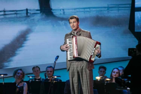 «Счастлив тем, что я дышал и жил…» В Кремле прошёл большой театрализованный концерт, приуроченный к 130-летию со Дня рождения Сергея Есенина