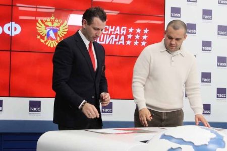 «Красная машина» – детям.