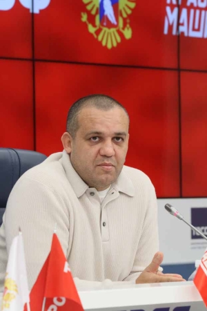 «Красная машина» – детям.