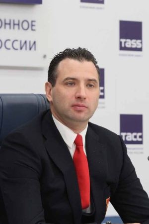 «Красная машина» – детям.