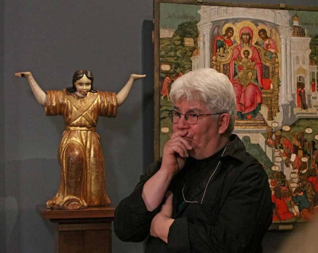 Уникальные деревянные скульптуры «Ангелы» теперь можно увидеть в Третьяковской галерее