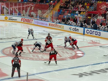 «Профессор» Ларионов снова проиграл, а «Спартак» выиграл в Москве