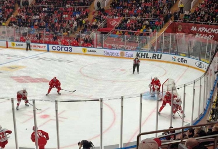 Три хоккейных матча в Москве