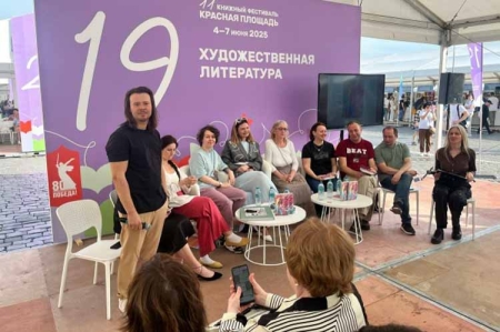 Алексей Небыков: «Скоро нас захлестнет поток нейро-литературы и сегмента в современной словесности станет три — высокая проза, сетевая и нейро-литература»