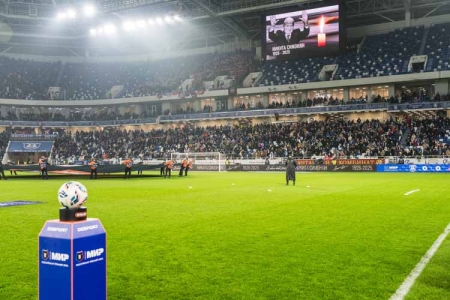 «Балтика» в меньшинстве и без тренера обыгрывает «Спартак»