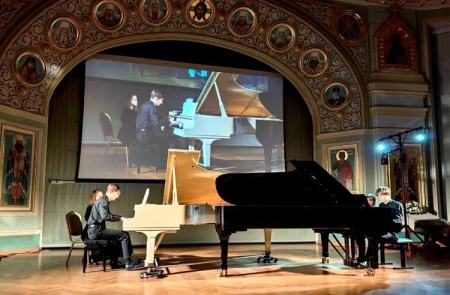 700 очарованных слушателей виртуозной классики: Лев Чефанов (фортепиано): соло & два рояля