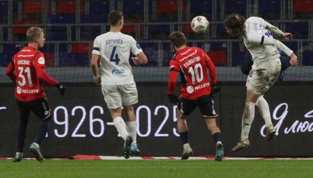 «Балтика» в меньшинстве и без тренера обыгрывает «Спартак»