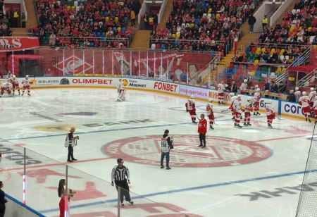 Три хоккейных матча в Москве