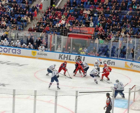 Три хоккейных матча в Москве