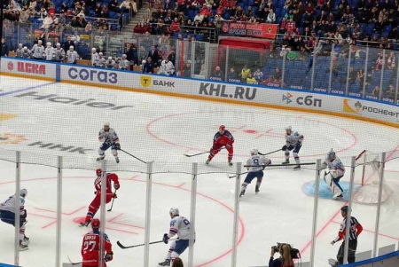 Три хоккейных матча в Москве