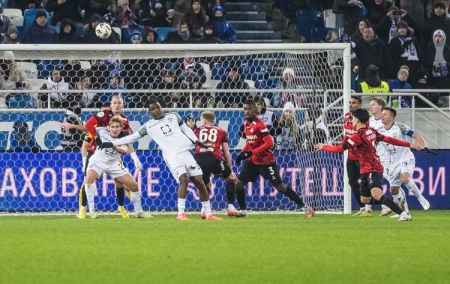 «Балтика» в меньшинстве и без тренера обыгрывает «Спартак»